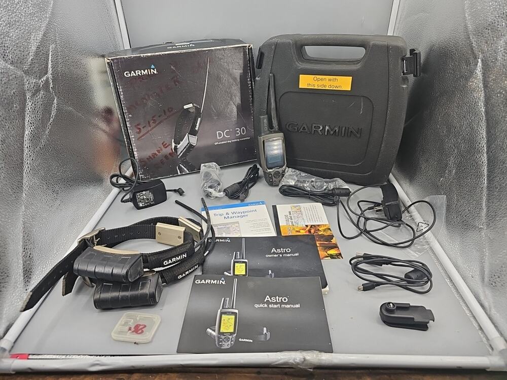 Garmin Astro 220 GPS 2 DC30 Collars GPS Case 2 Wall Chargers 2 Car Charges Box